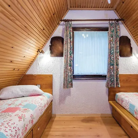 Vakantiehuis 2 Bedroom Cozy In *